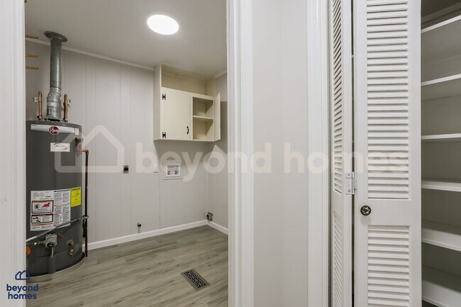 Building Photo - Ready to upgrade your lifestyle in Colony West? 3 Bed 2 Bath Home