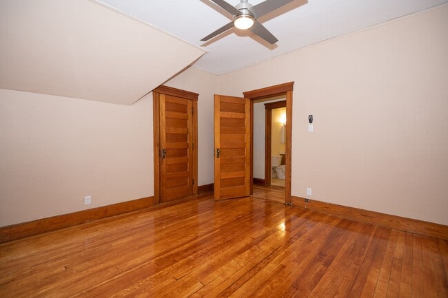 Building Photo - Convenient Location & Updated Amenities!