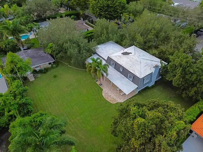 Building Photo - 730 SW 80th St