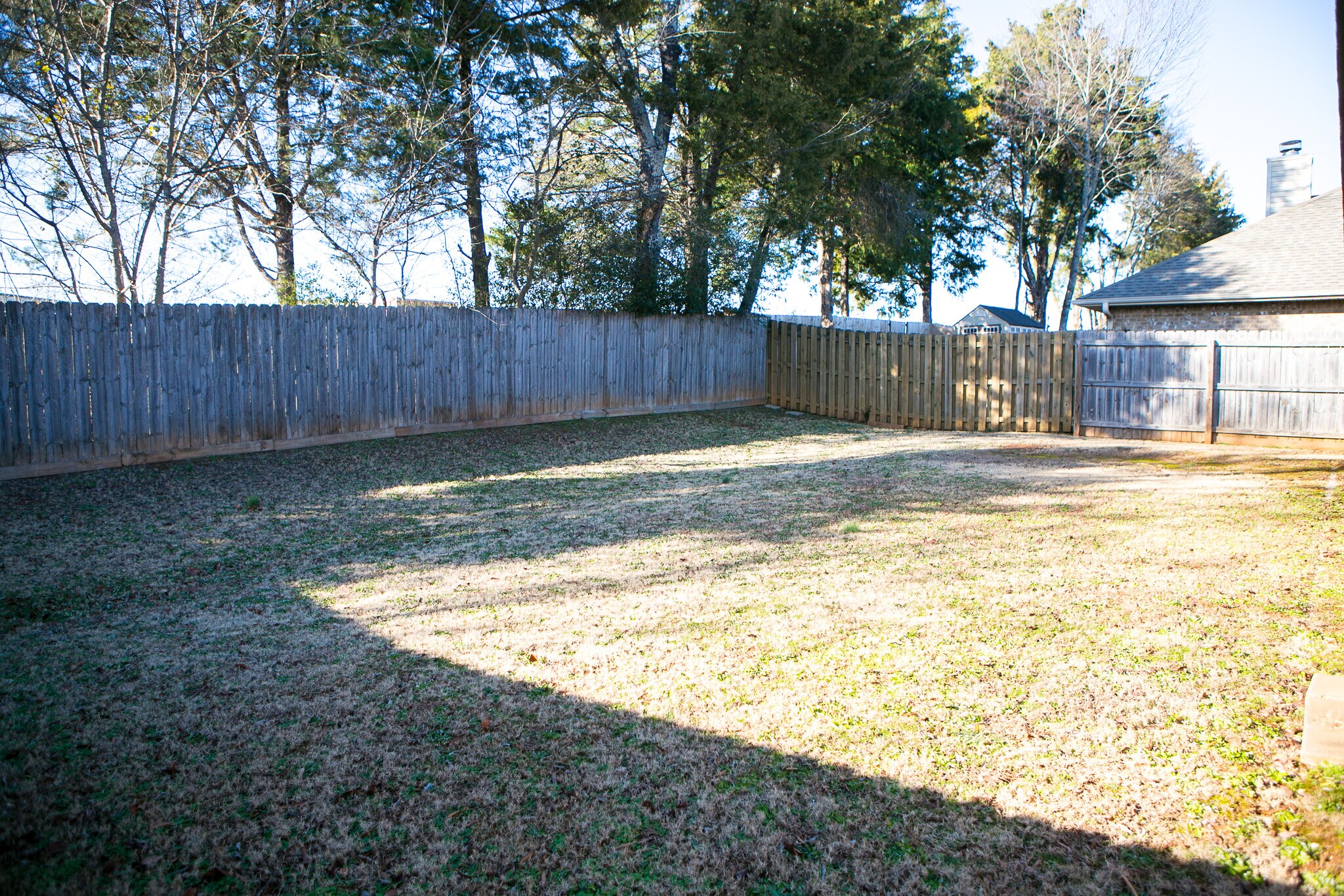 fenced in yard - 307 Dovington Dr