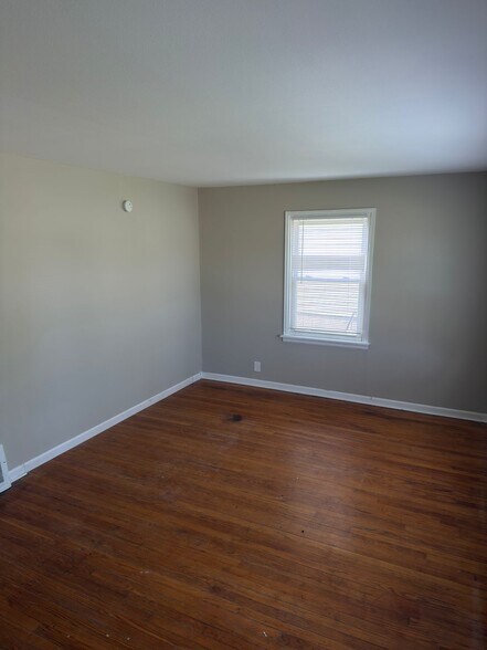 Building Photo - 6115 Avila Dr