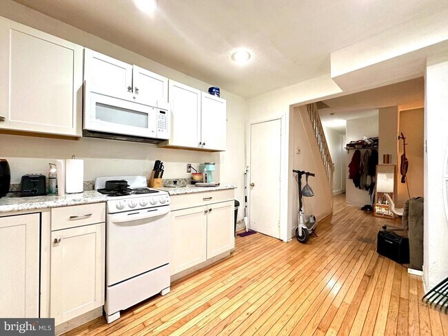 Building Photo - 1710 N Bouvier St