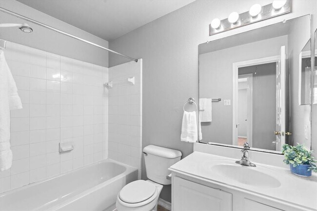 Building Photo - 2946 Loganberry Park Ln