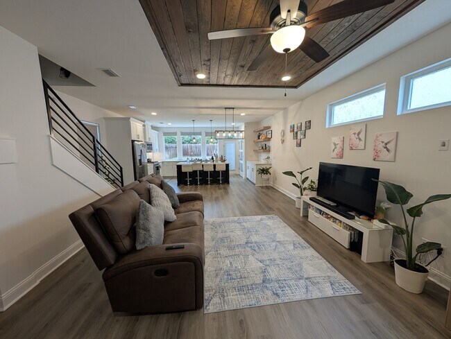 Building Photo - 454 Grand Oaks Rd