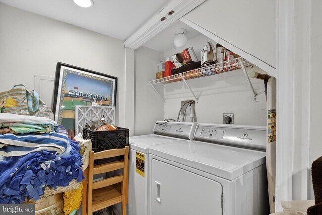 Building Photo - 1451 S Colorado St