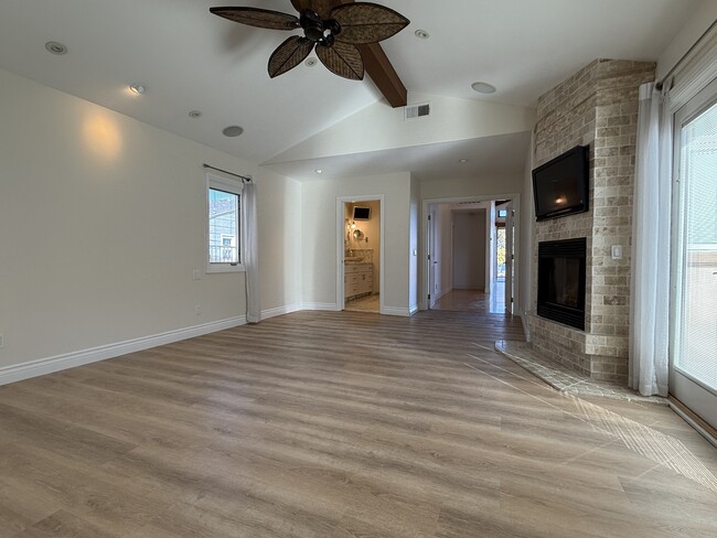 Building Photo - 3522 Crown Point Dr