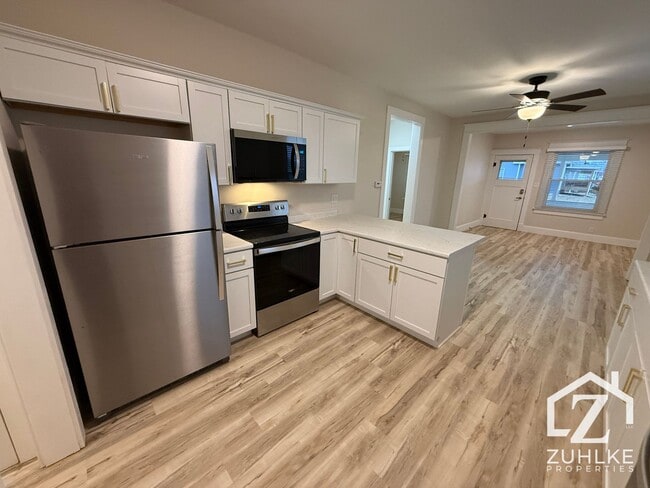 Building Photo - 201 N Pine St