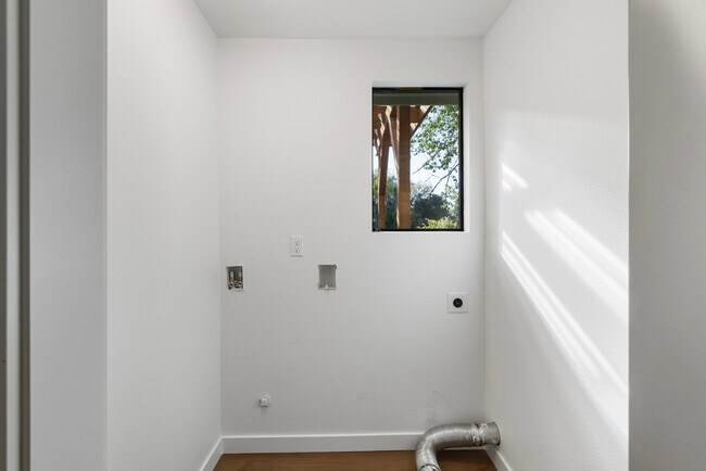 Building Photo - 4822 S M St