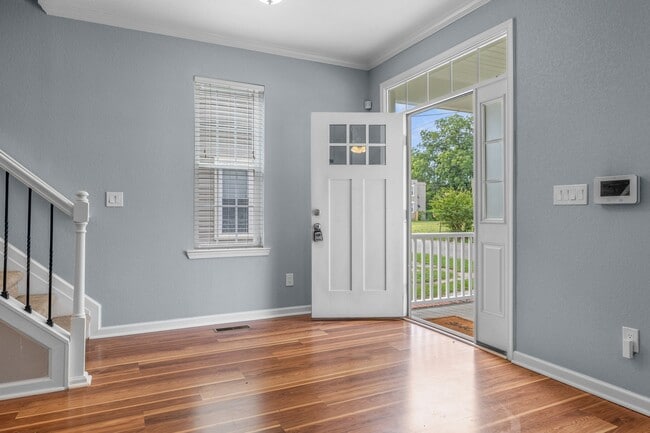 Building Photo - 426 W 28th St