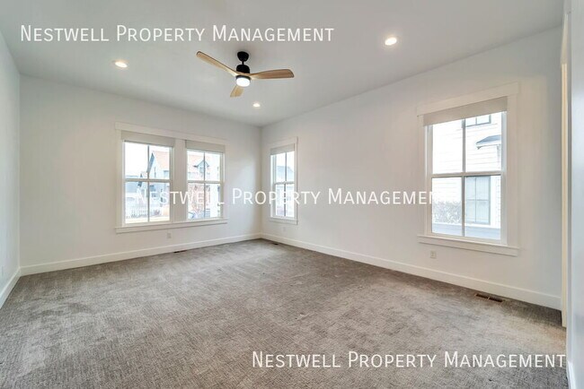 Building Photo - 10907 Paddle Board Way