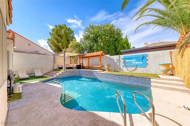 Building Photo - 9832 Cactus View Ave