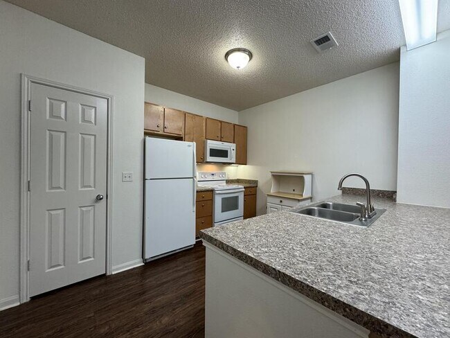 Building Photo - 2200 Classen Blvd