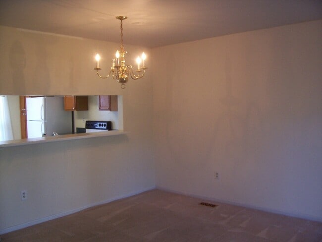 Building Photo - 3 Level Townhome- Odenton, MD