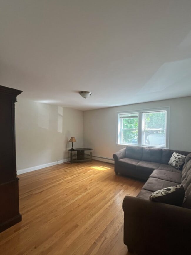 Building Photo - 56 Webster Ave