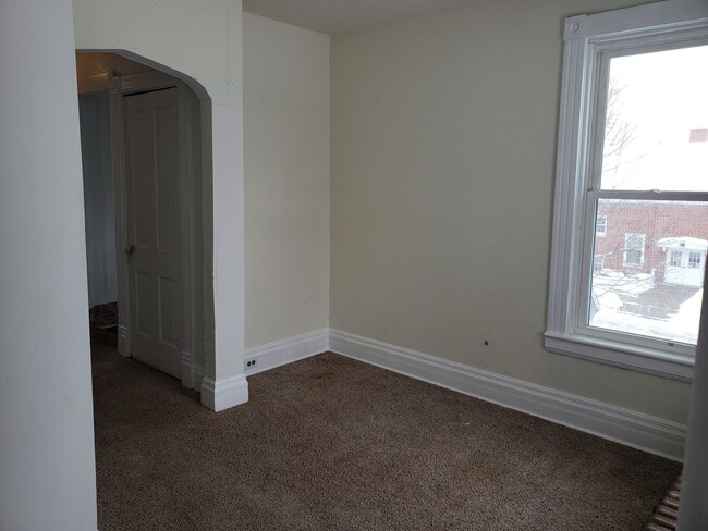 Building Photo - 5 bed 2 bath Single Family Home in Wausau