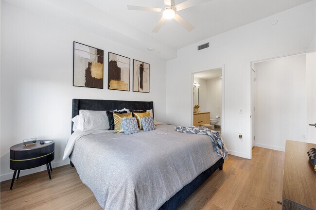 Building Photo - 1 Riva Row