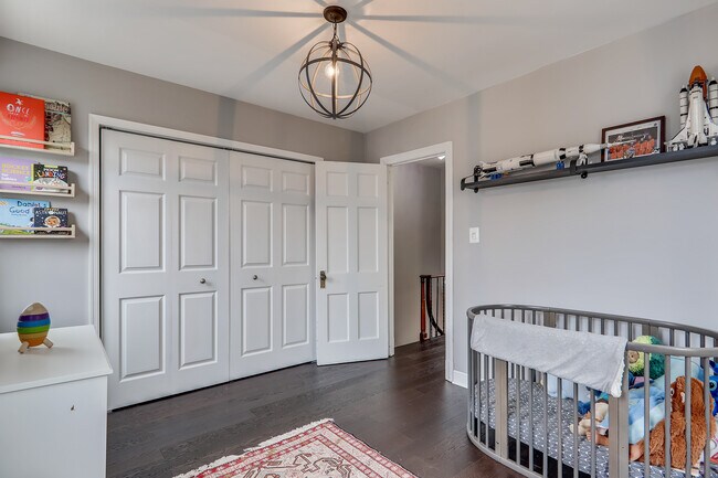 Building Photo - 513 Somerset Pl NW