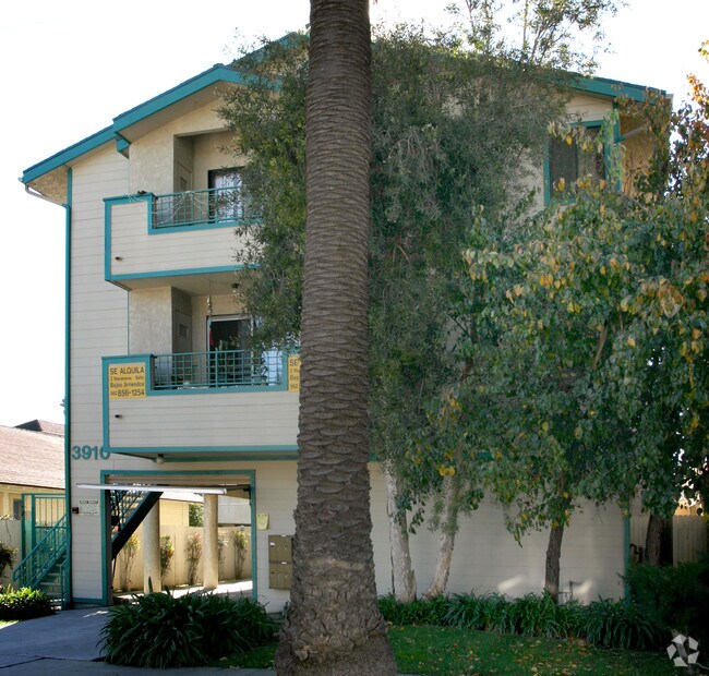 Building Photo - 3910 E 11th St