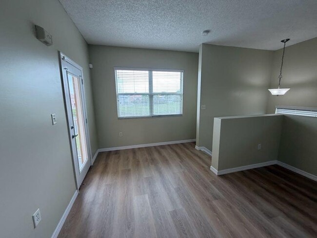 Building Photo - 2925 Crestwood Ter