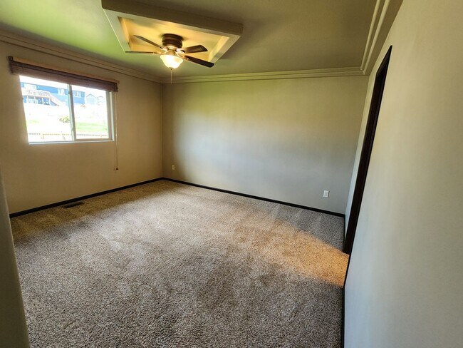 Building Photo - * 3 - 2 - 1 SPECIAL! * 4 Bedroom, 3 Bathro...