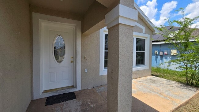 Building Photo - One Story Home in Royal Ridge, Davenport
