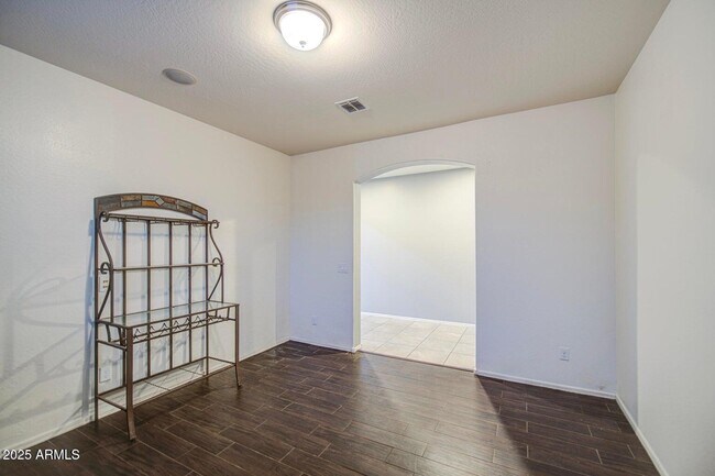 Building Photo - 6815 S 19th Ln