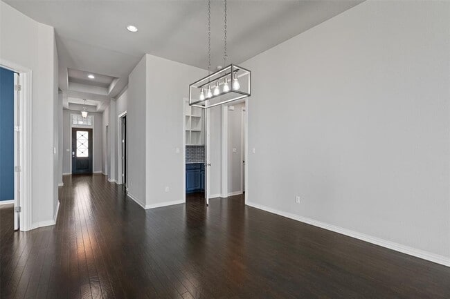Building Photo - 404 Miracle Rose Way