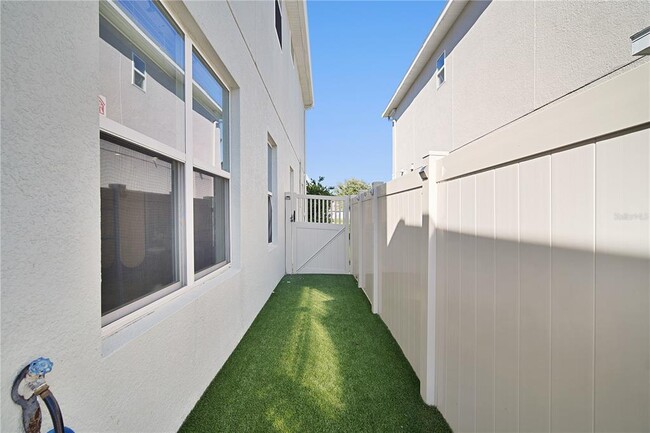 Building Photo - 15419 Uglis Aly