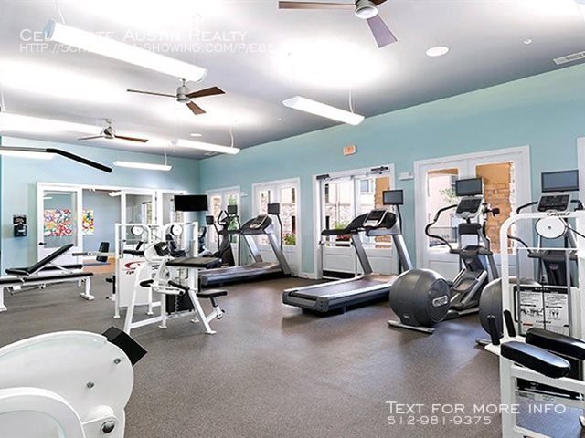 Building Photo - James on South First