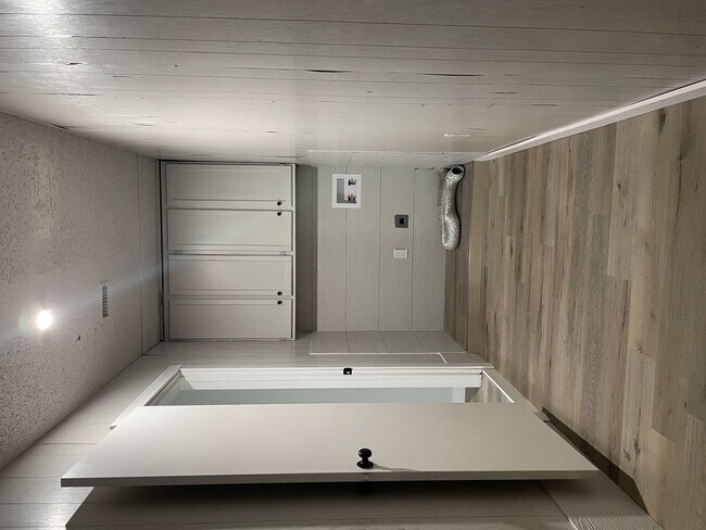 Building Photo - Newly Renovated 3-Bedroom, 2-Bath Home in ...