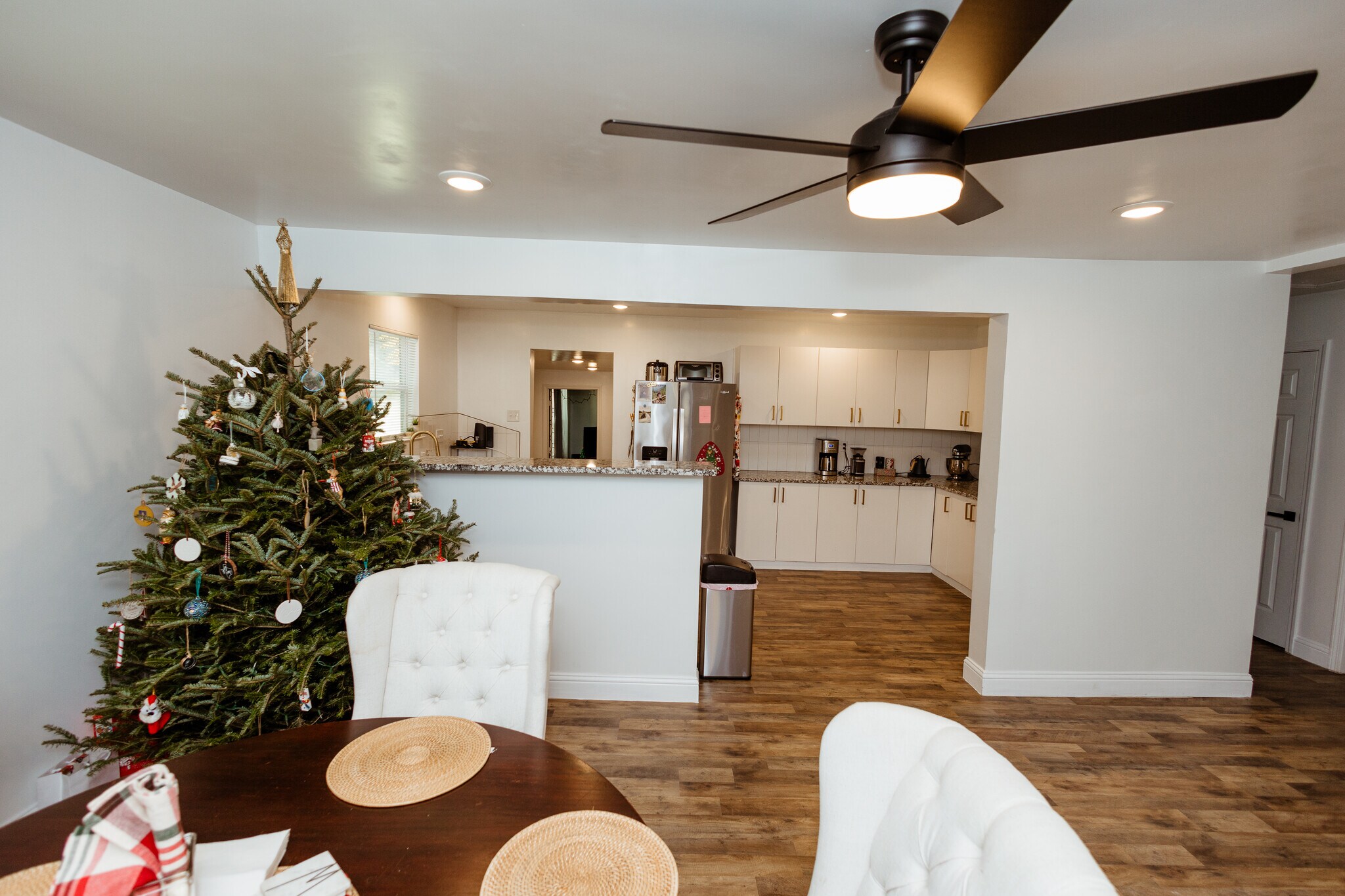 Building Photo - 3836 Leland Ave