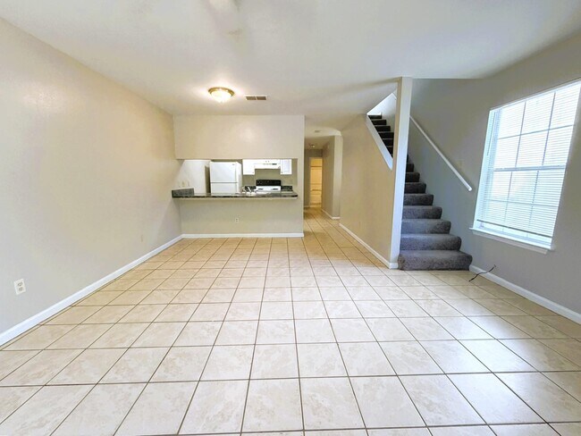 Building Photo - 2708 Tess Cir