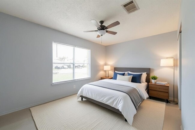 Building Photo - 2813 Adelen Ln