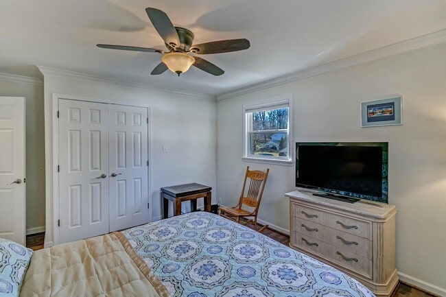 Building Photo - 6612 Kerns Rd