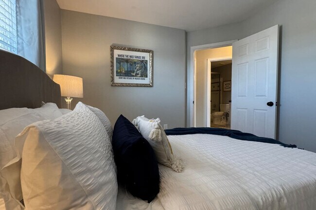 Building Photo - 9414 Grant Ave