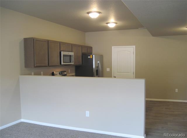 Building Photo - 7724 Sand Lake Heights