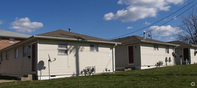 Building Photo - Mission Villas