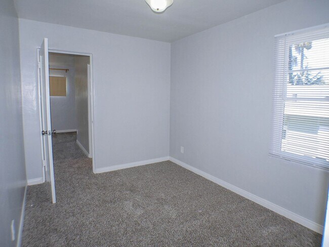 Building Photo - Charming Ocean Beach Home!