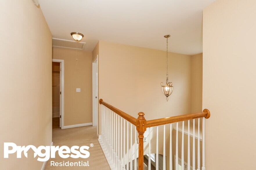 Building Photo - 3009 Streamlet Way