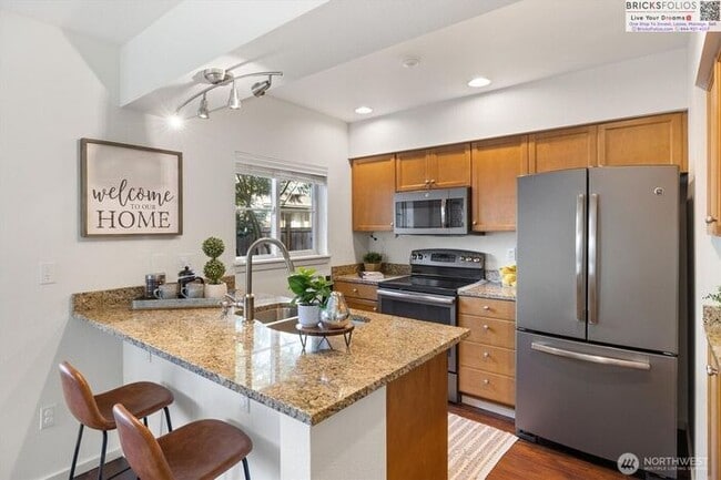 Building Photo - Unlock the Door to Your Dream Lifestyle in...
