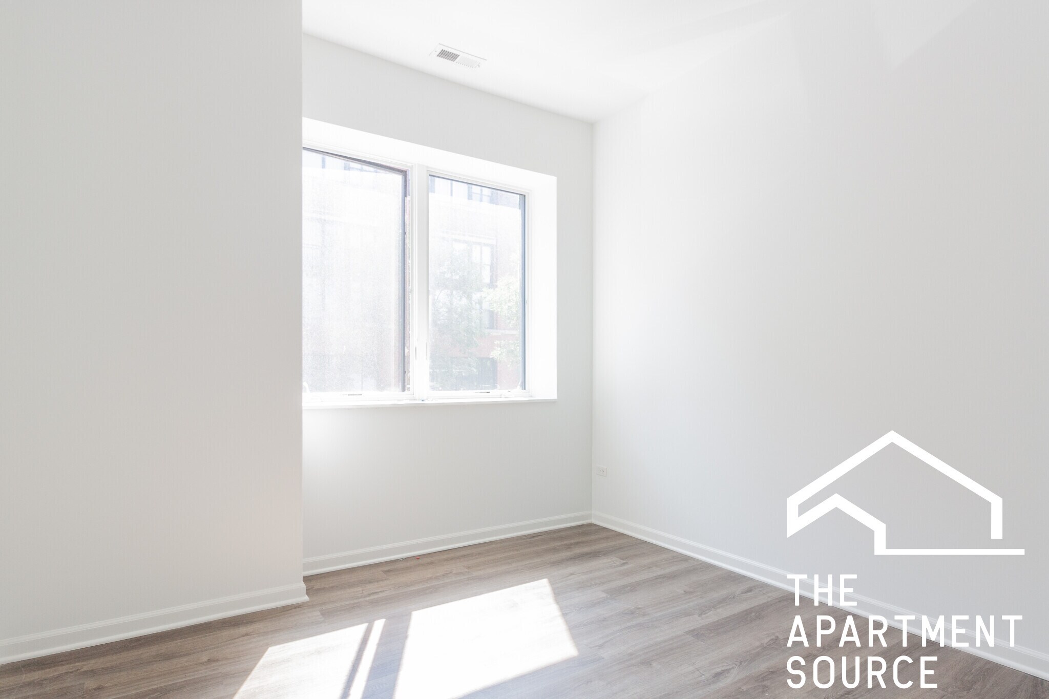 Building Photo - 2550 S Wabash Ave