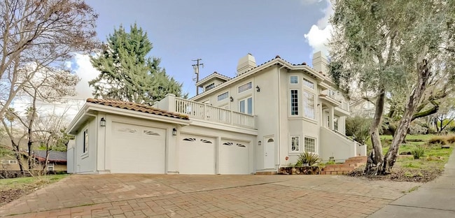 Building Photo - 3480 Loes Way