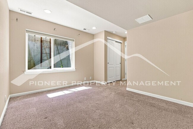 Building Photo - 6583 S Irvington Way
