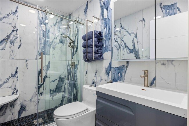 Building Photo - 9616 Pacific Ave