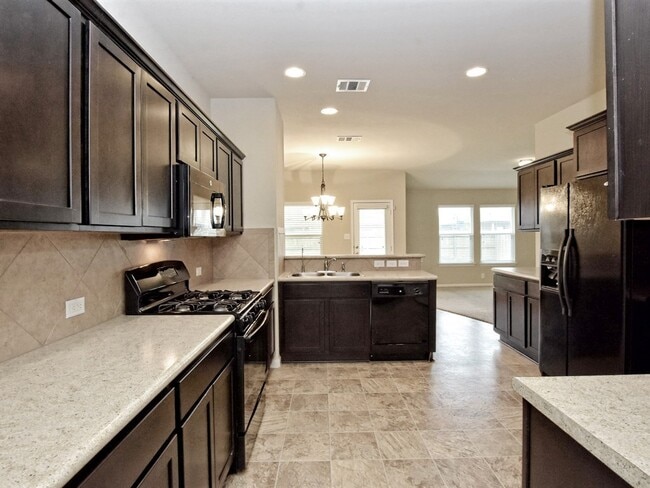 Building Photo - BEAUTIFUL 4 BEDROOMS / 2 BATH HOME IN HUNTER'S CROSSING