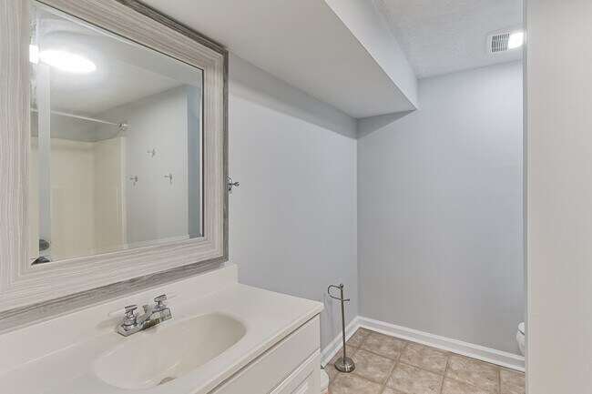 Building Photo - 6714 Copperfield Rd