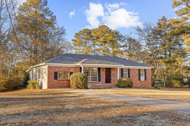 Building Photo - Newly Renovated 4 Bedroom, 2 Bath Home wit...