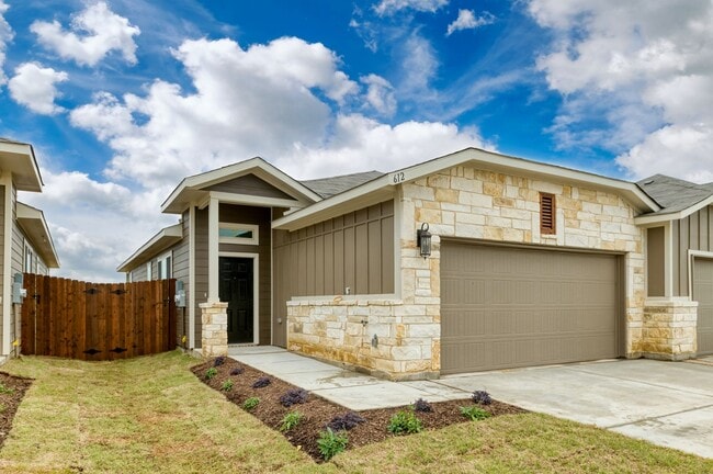 Building Photo - 612 Harvest Moon Dr