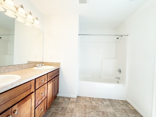 Building Photo - 275 NE Miramar Cir