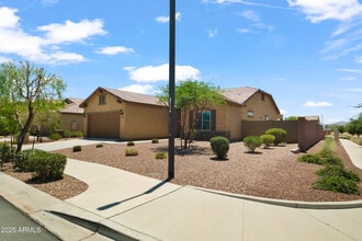 Building Photo - 17555 W Hedgehog Pl